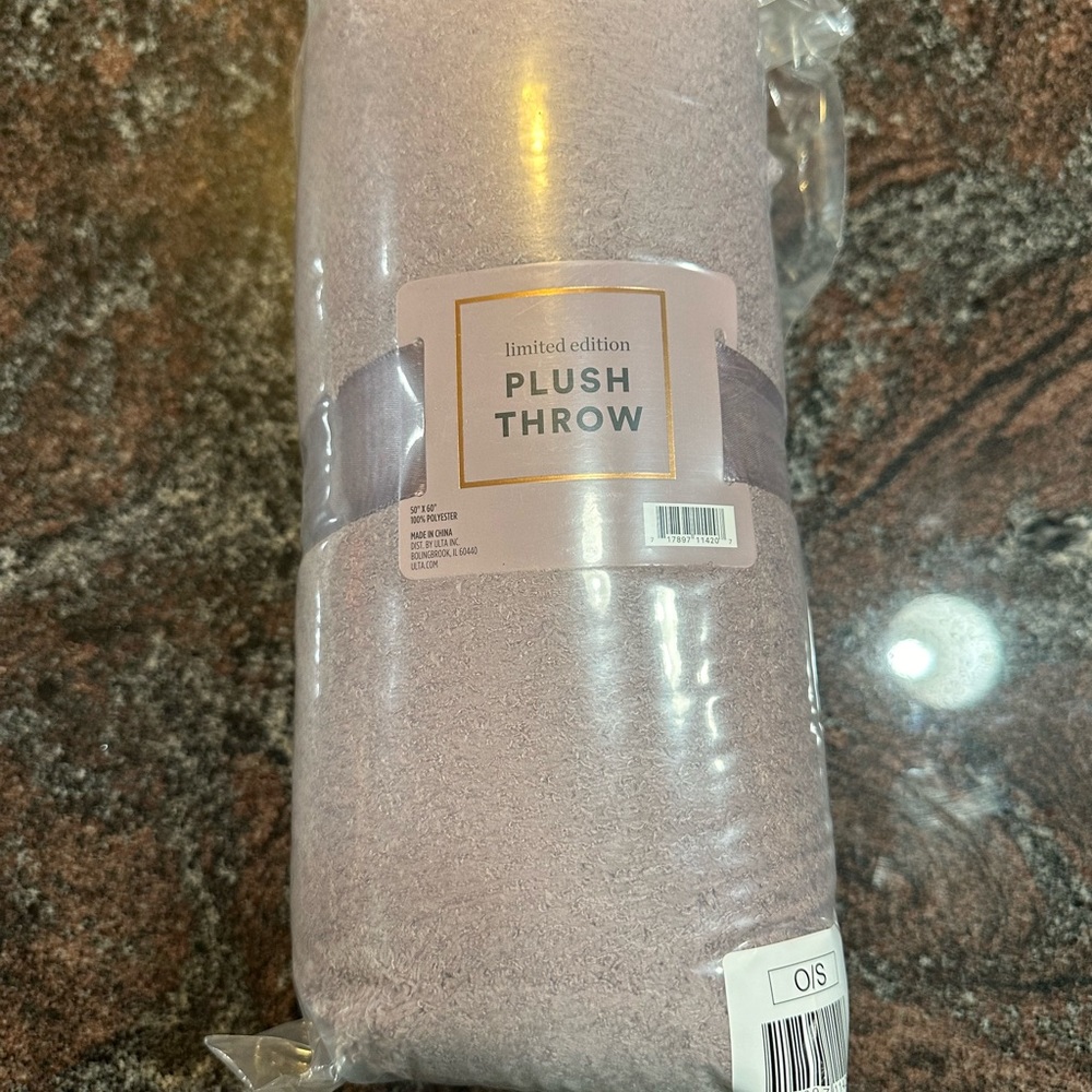 NWT Ulta limited edition plush throw